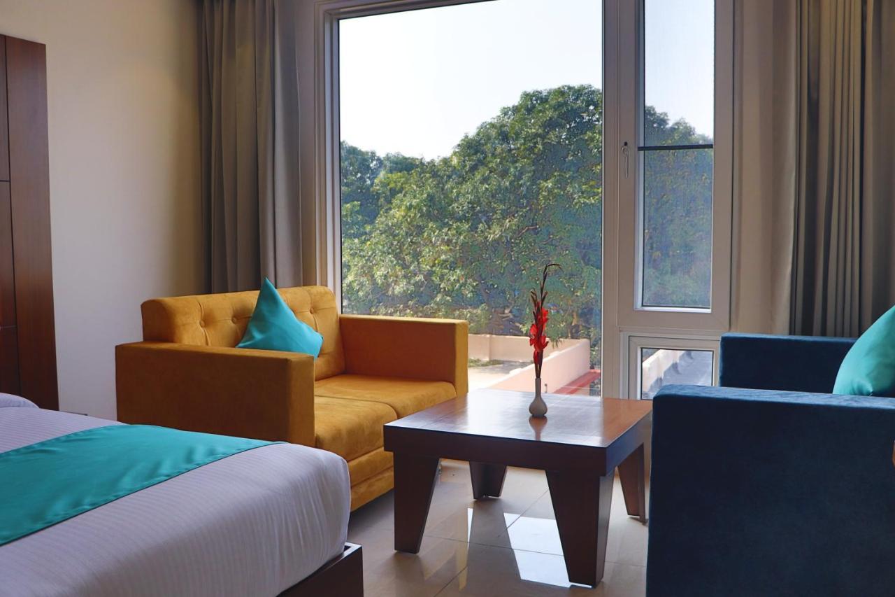 Green Hotel - Behind Parmarth Niketan Rishikesh Bagian luar foto