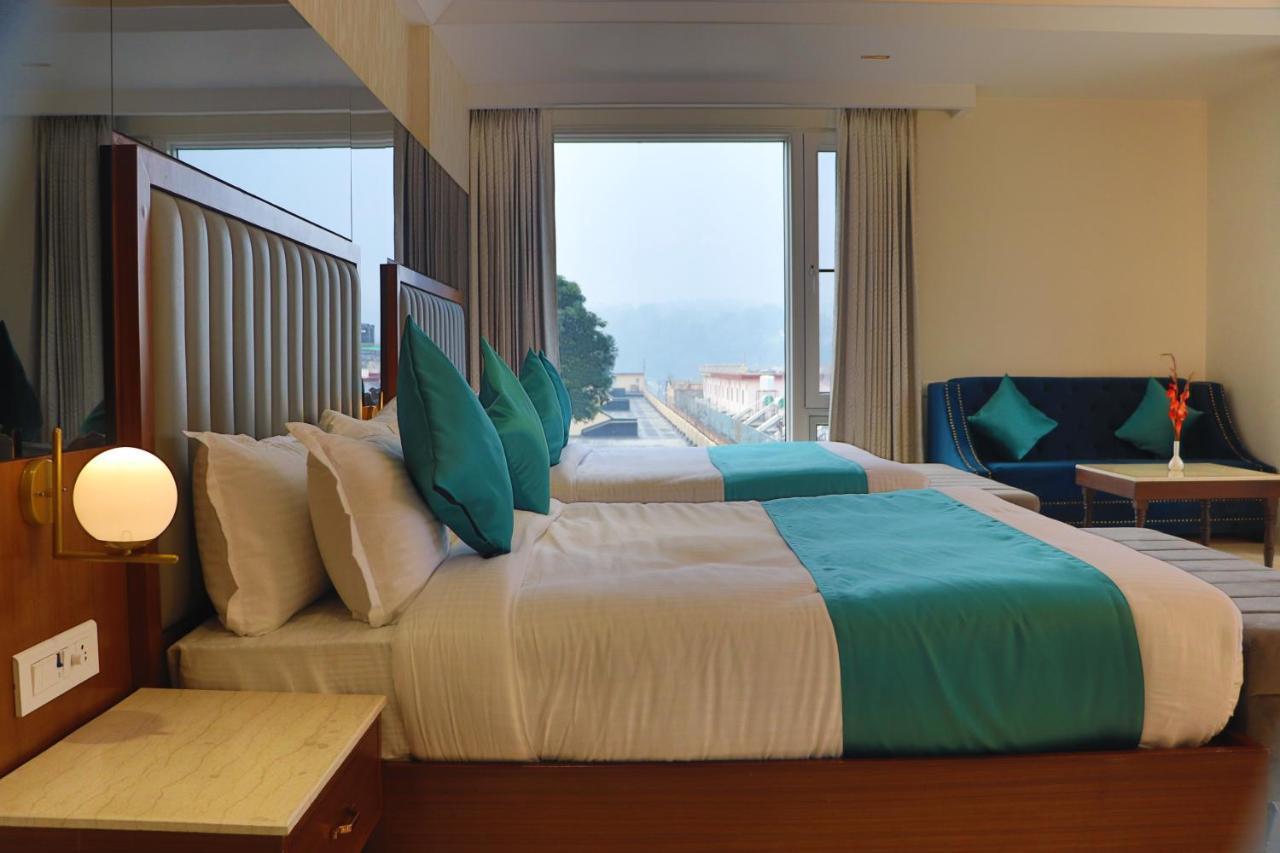 Green Hotel - Behind Parmarth Niketan Rishikesh Bagian luar foto