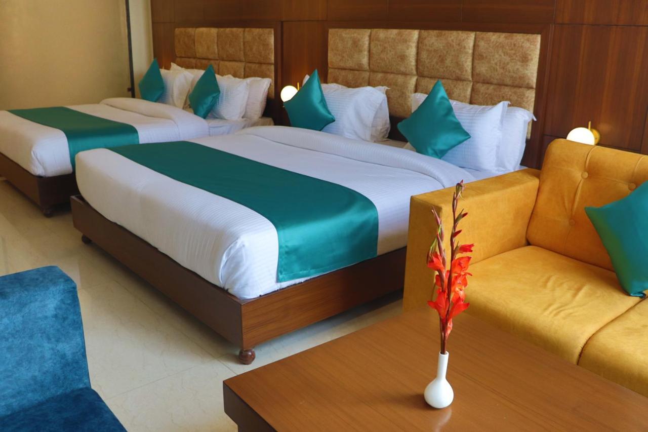Green Hotel - Behind Parmarth Niketan Rishikesh Bagian luar foto