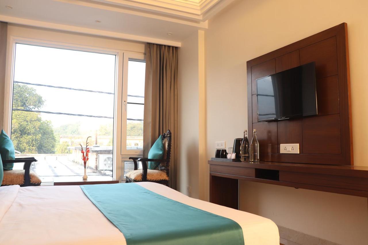 Green Hotel - Behind Parmarth Niketan Rishikesh Bagian luar foto