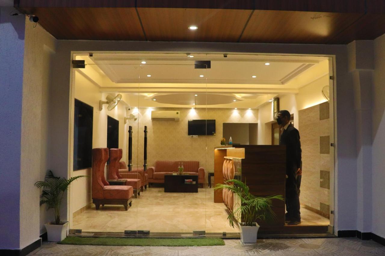 Green Hotel - Behind Parmarth Niketan Rishikesh Bagian luar foto