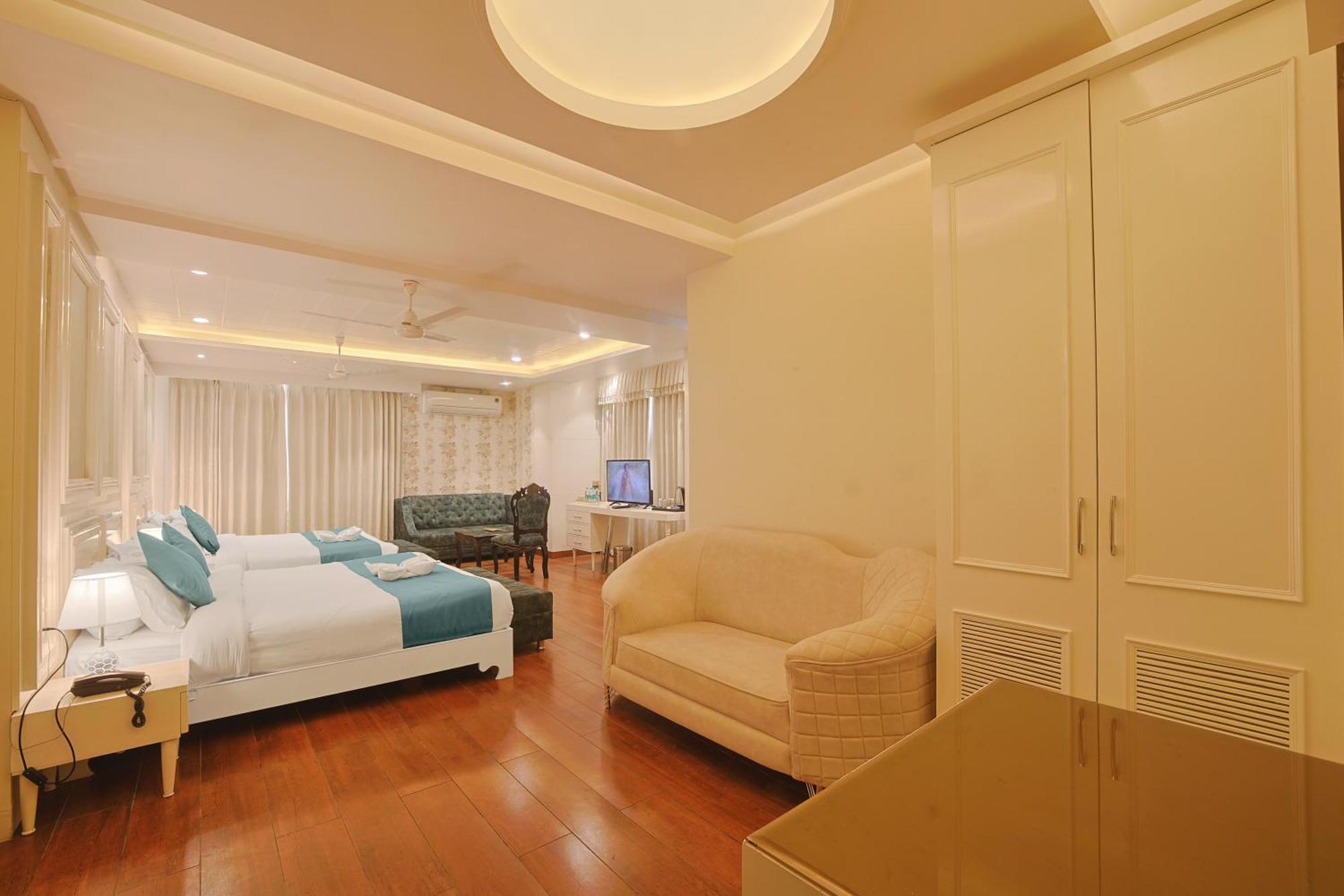 Green Hotel - Behind Parmarth Niketan Rishikesh Bagian luar foto