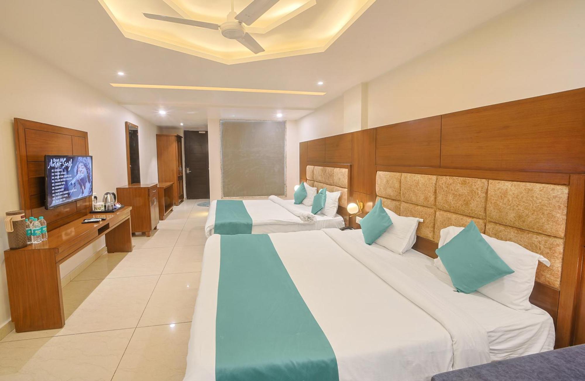 Green Hotel - Behind Parmarth Niketan Rishikesh Bagian luar foto