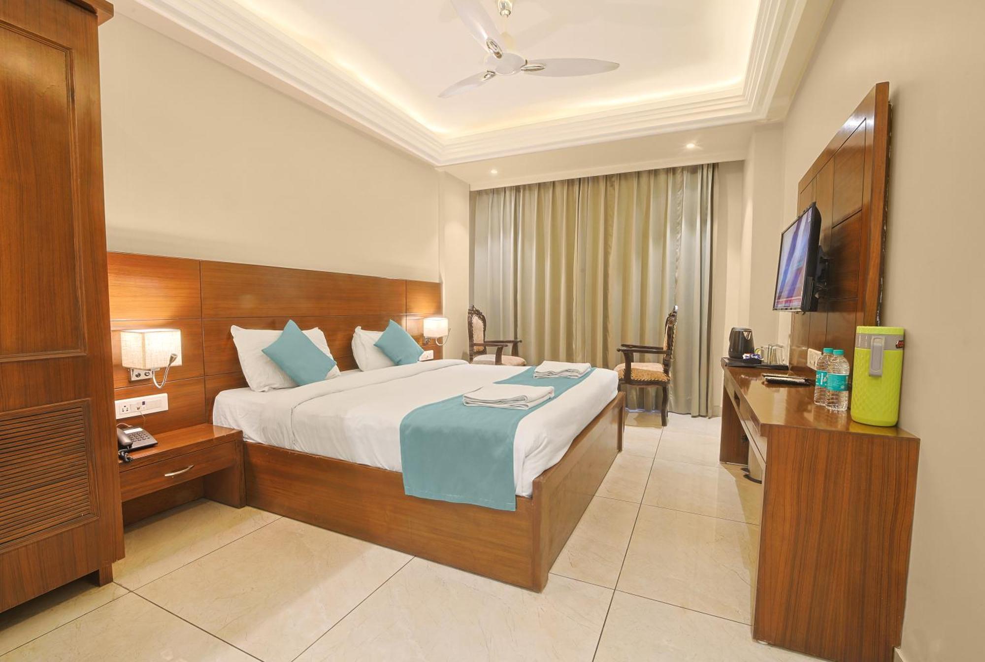 Green Hotel - Behind Parmarth Niketan Rishikesh Bagian luar foto